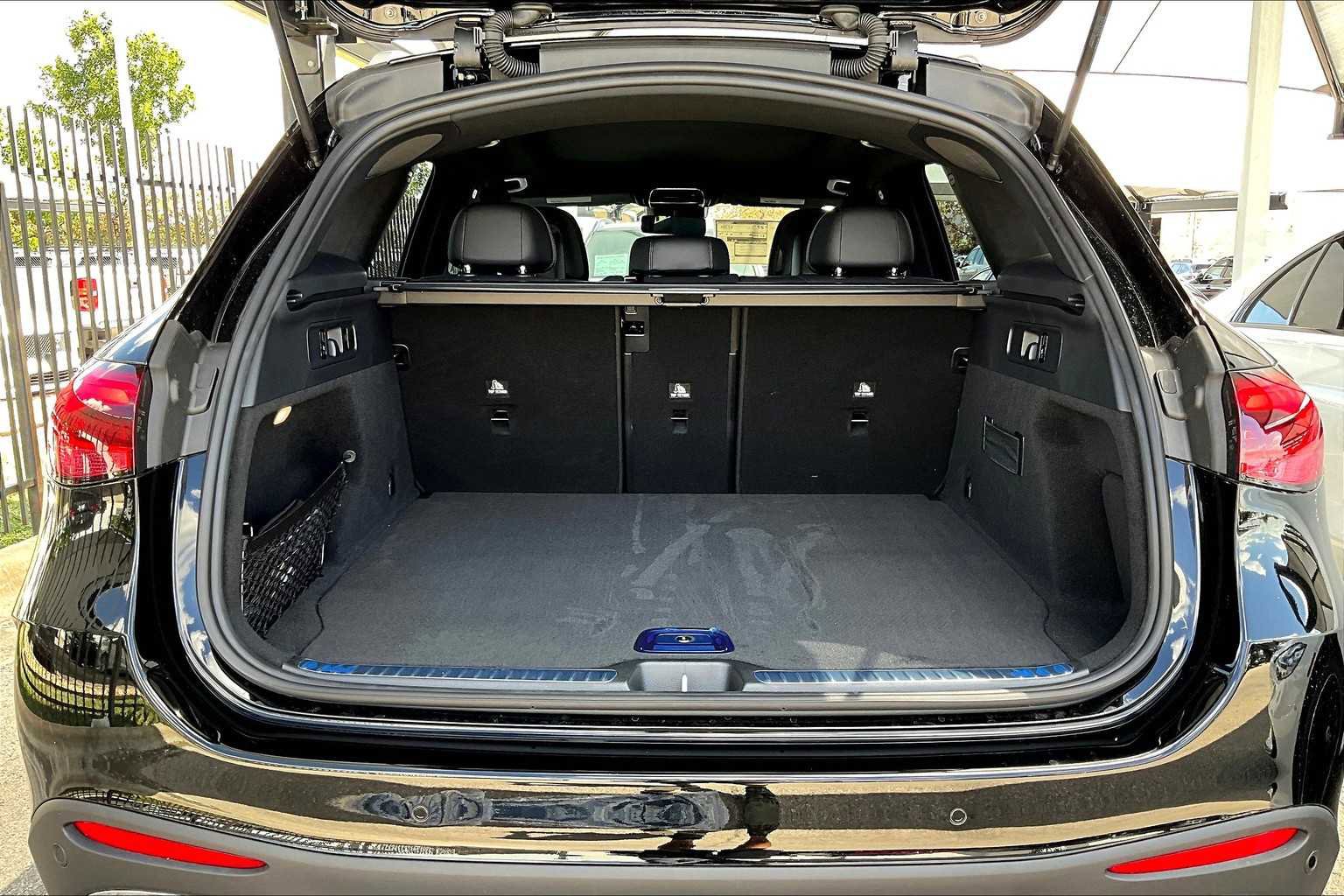 New 2026 Mercedes-Benz GLC 300 image 14