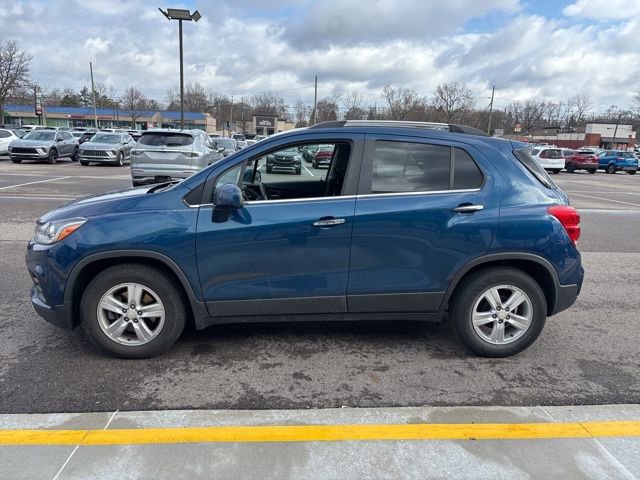 Used 2019 Chevrolet Trax LT w/ LT Convenience Package image 11