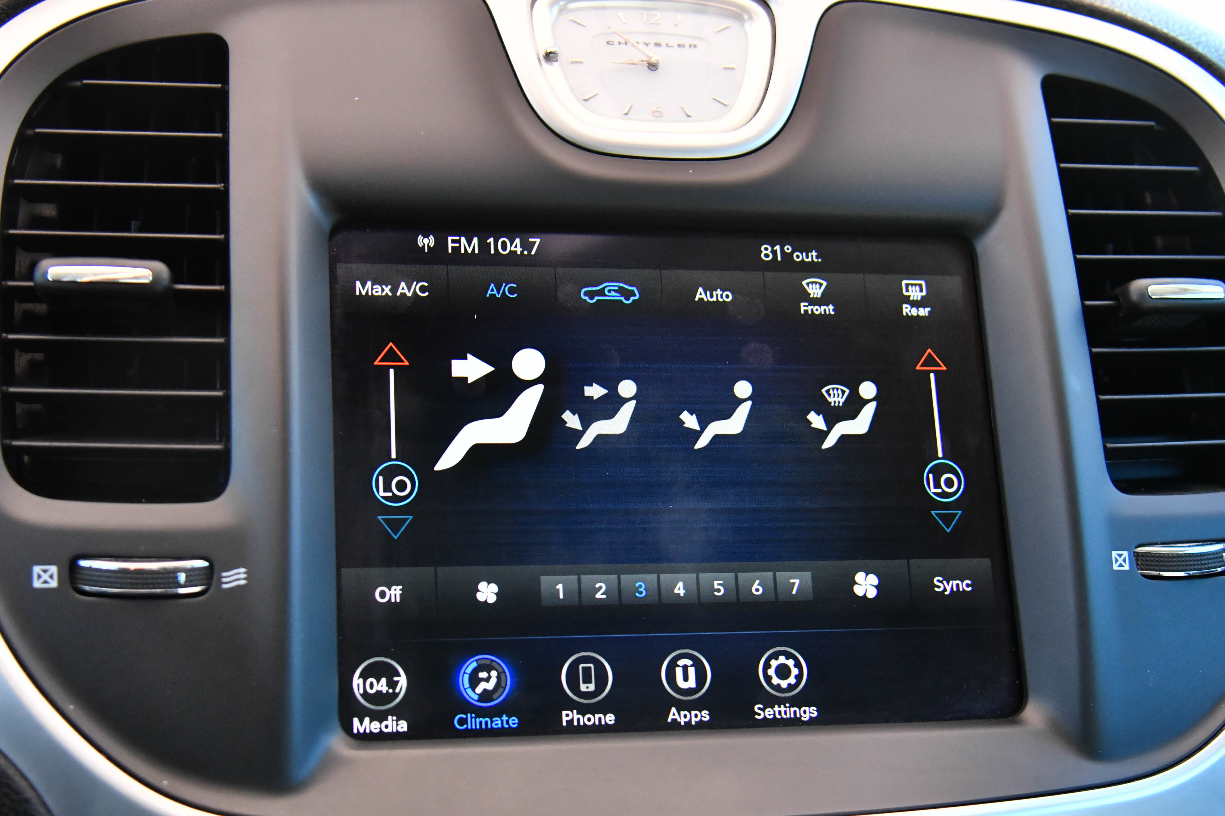 Used 2022 Chrysler 300 Touring w/ Sport Appearance Package image 23