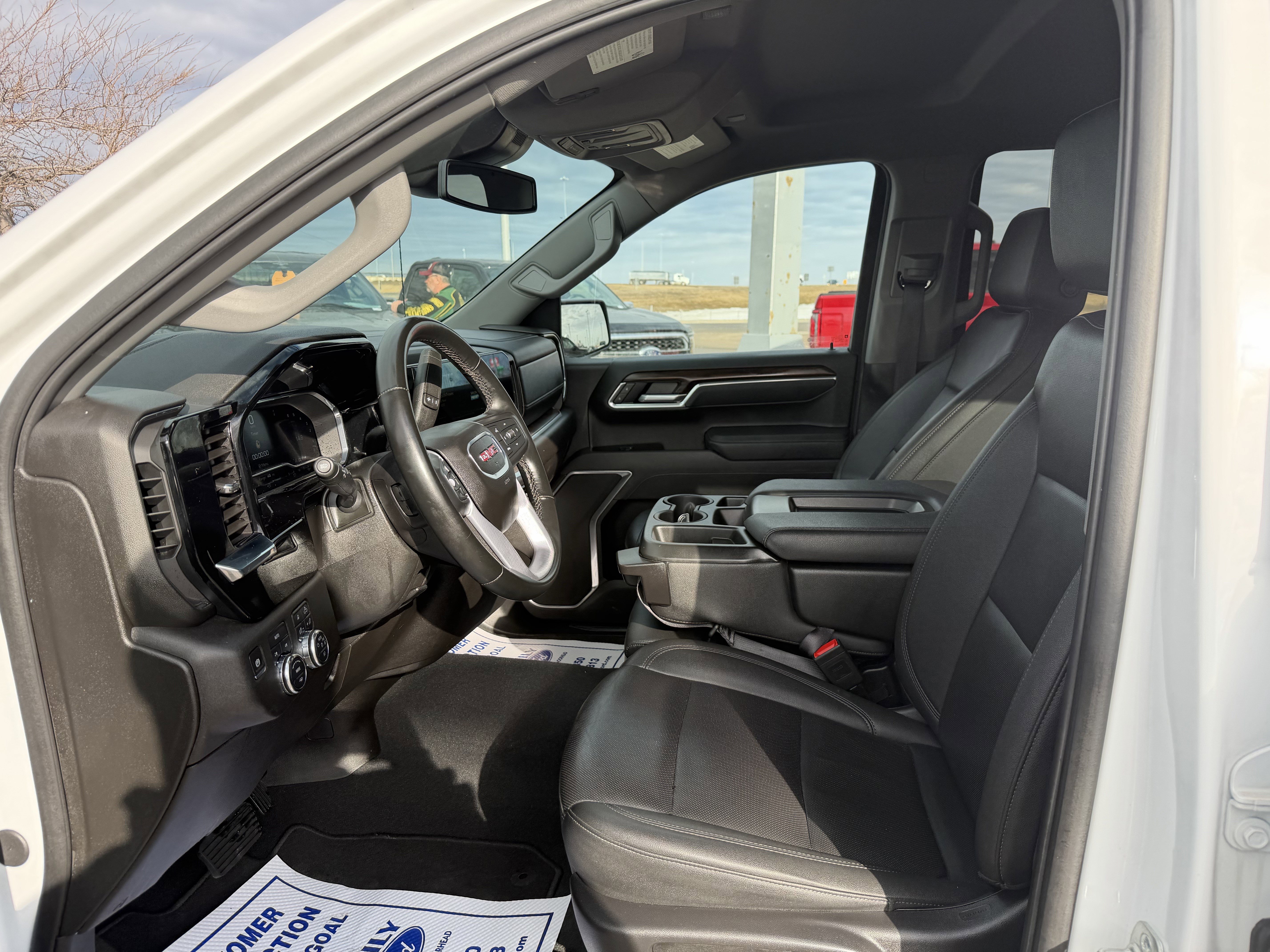 Used 2025 GMC Sierra 1500 SLT image 18