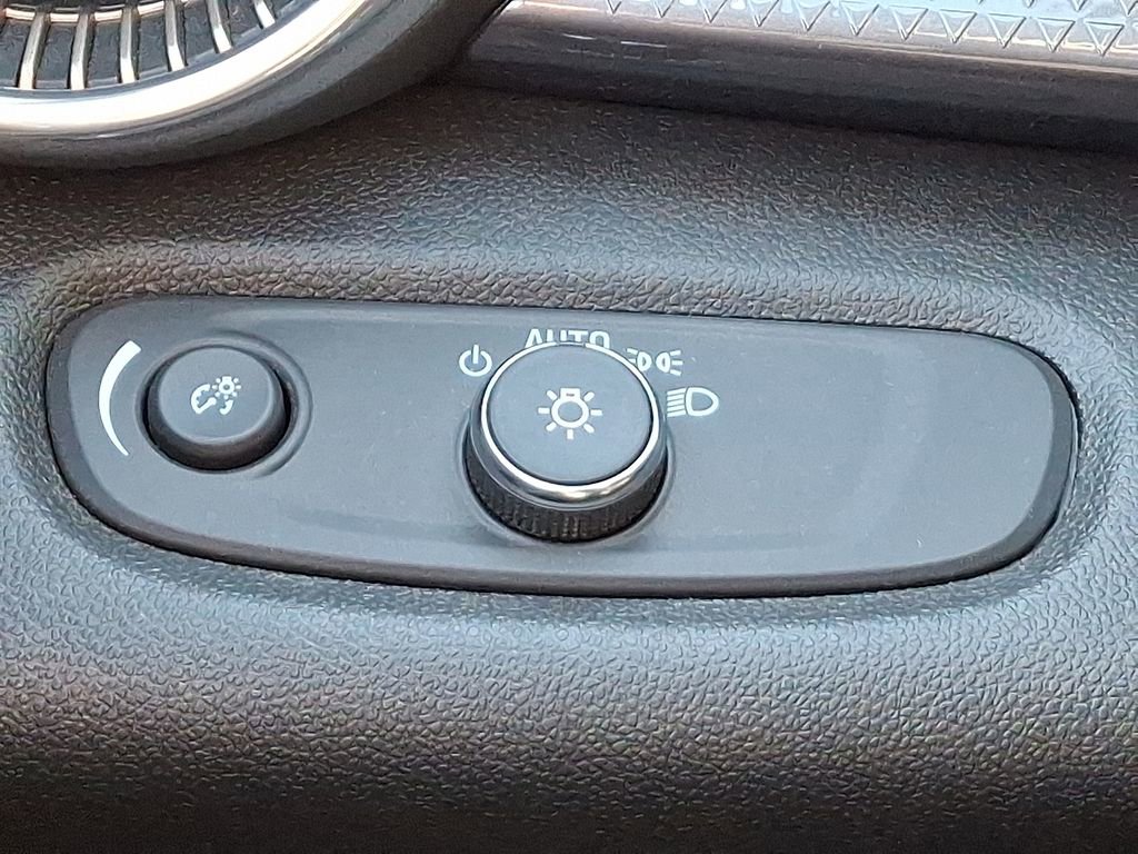 Certified 2025 Chevrolet Trax ACTIV w/ Sunroof Package image 24