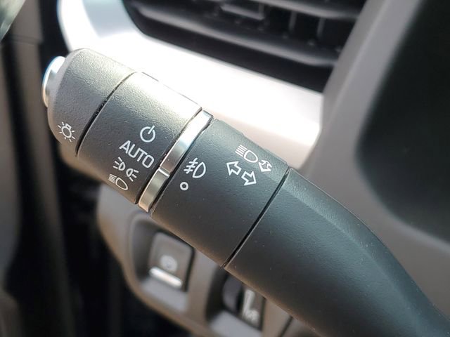 Used 2017 GMC Acadia SLE w/ Driver Alert Package I image 10