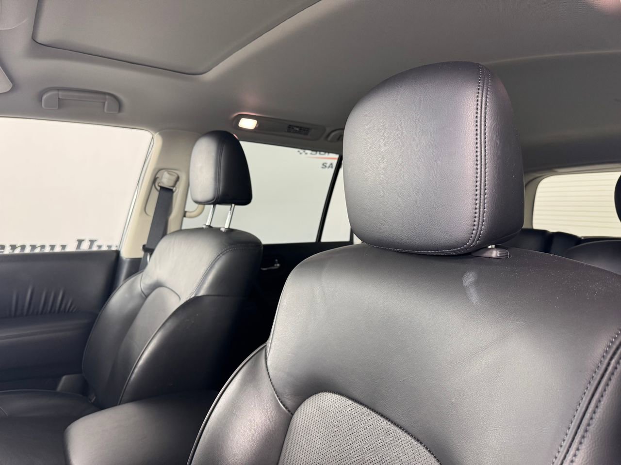 Used 2024 Nissan Armada SL w/ Captain's Chairs Package image 3