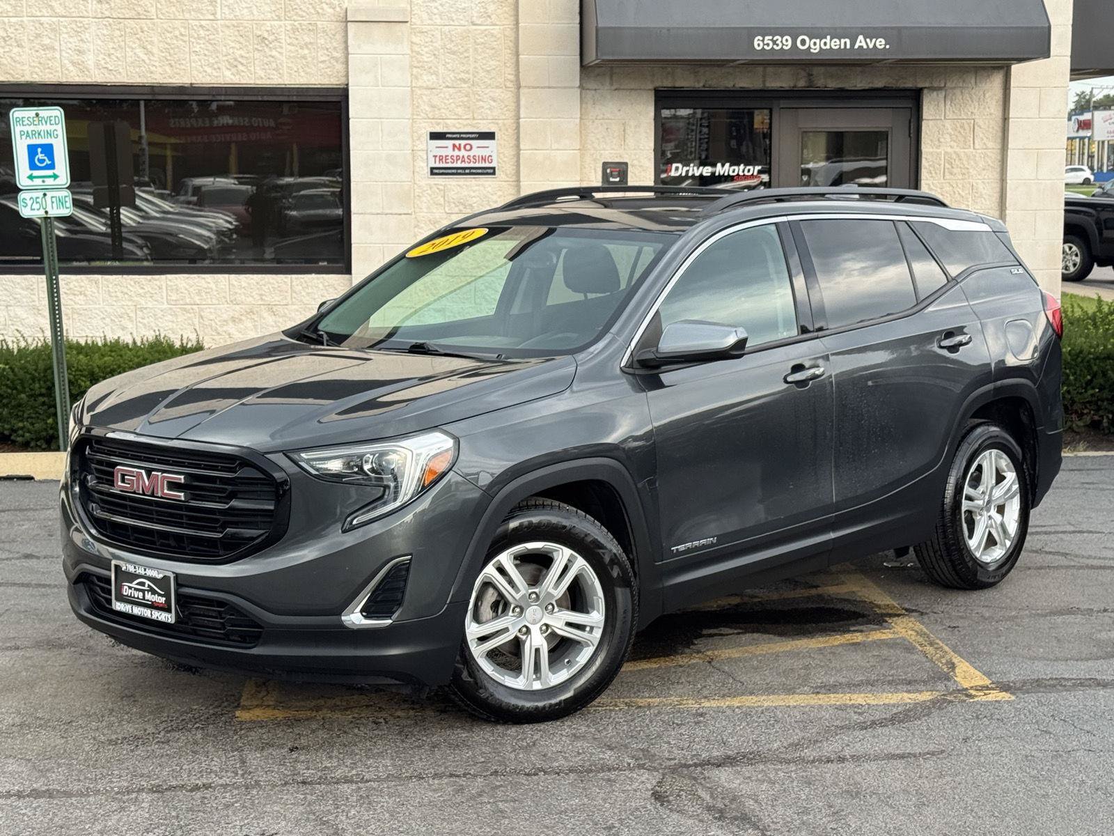 Used 2019 GMC Terrain SLE w/ Driver Convenience Package FWD image 2