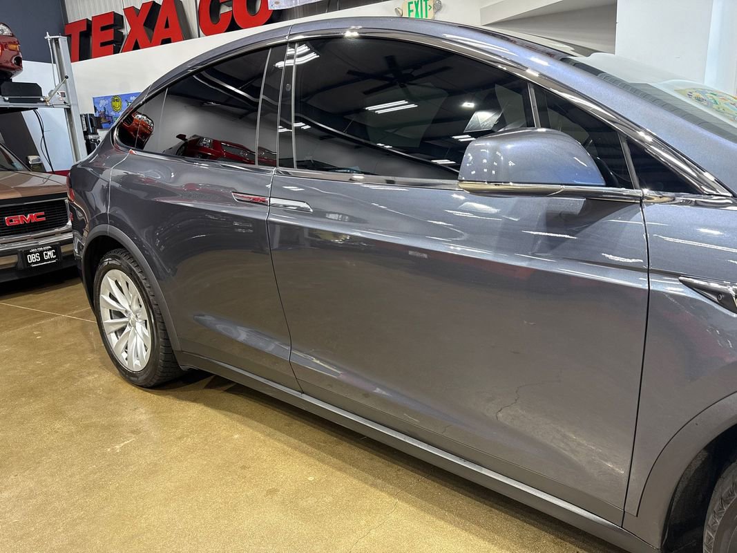 Used 2020 Tesla Model X image 45