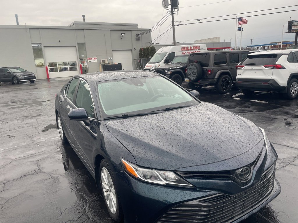 Used 2020 Toyota Camry LE image 3