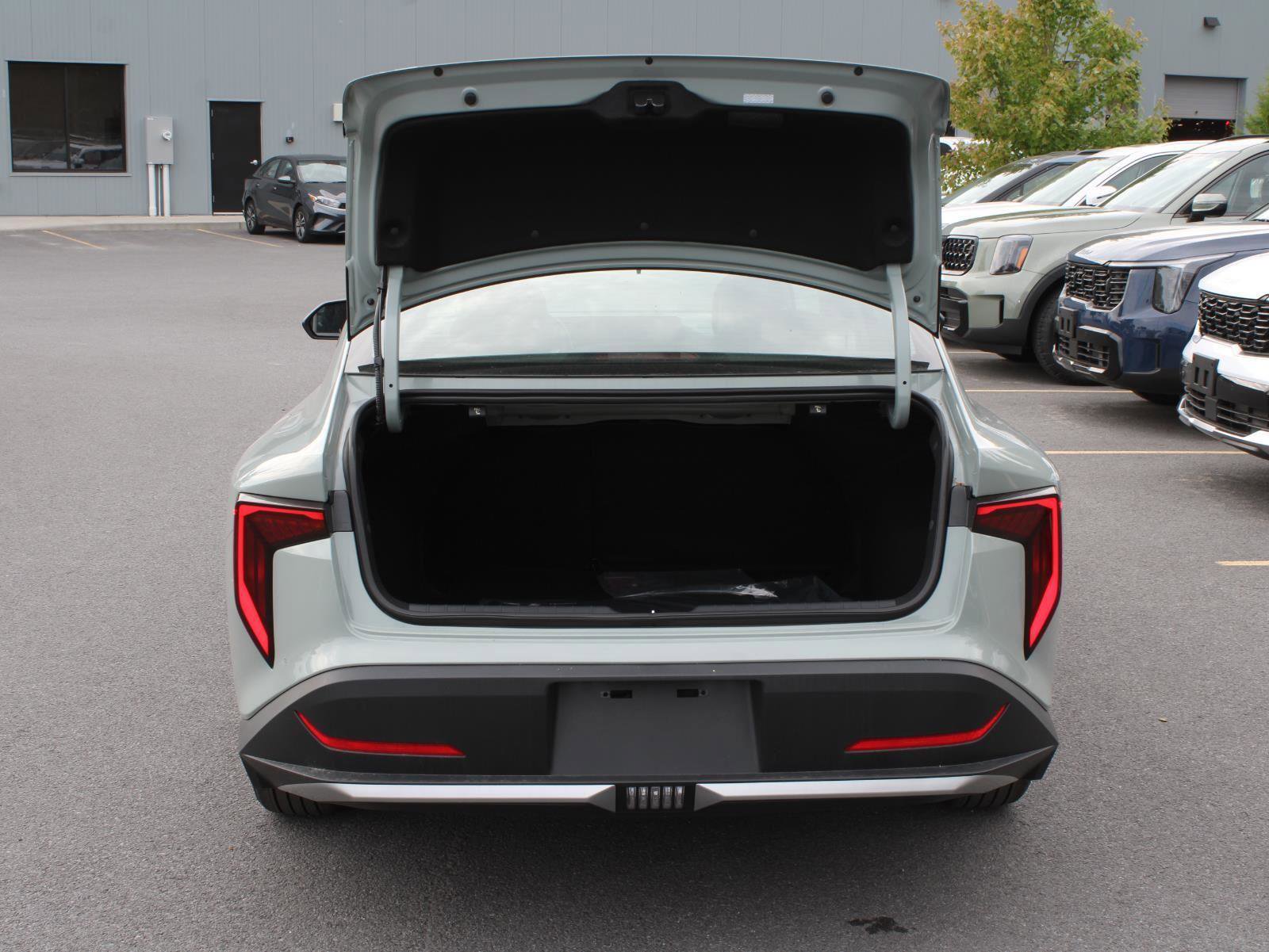 New 2025 Kia K4 LXS image 7