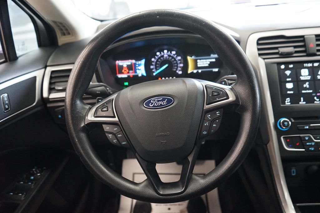Used 2018 Ford Fusion SE w/ Fusion SE Technology Package FWD image 29