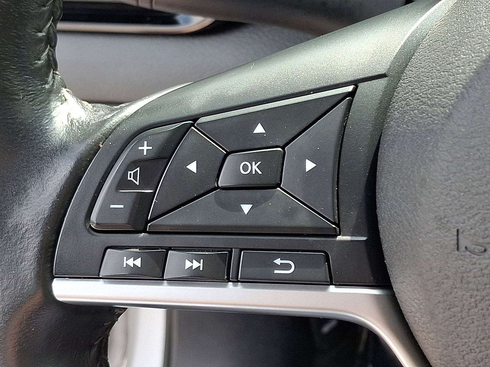 Used 2023 Nissan Sentra SV image 21