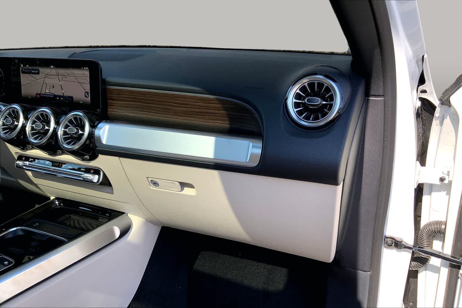 New 2026 Mercedes-Benz GLB 250 4MATIC image 10