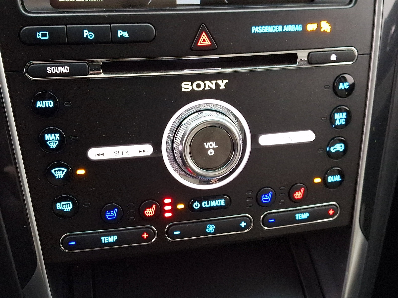 Used 2016 Ford Explorer Platinum image 19