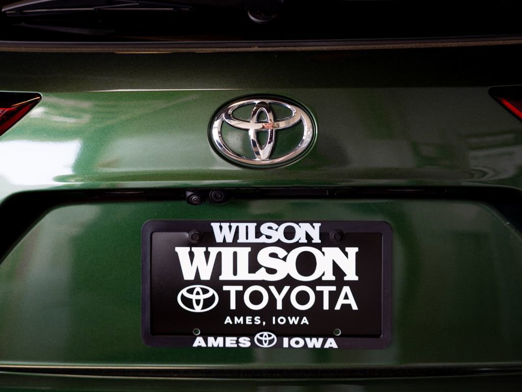 Used 2024 Toyota Highlander Platinum AWD/4WD image 6