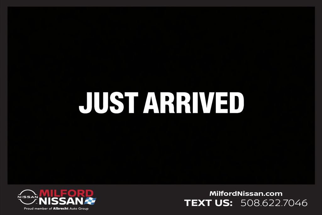 New 2025 Nissan Versa SR w/ Trunk Package image 1