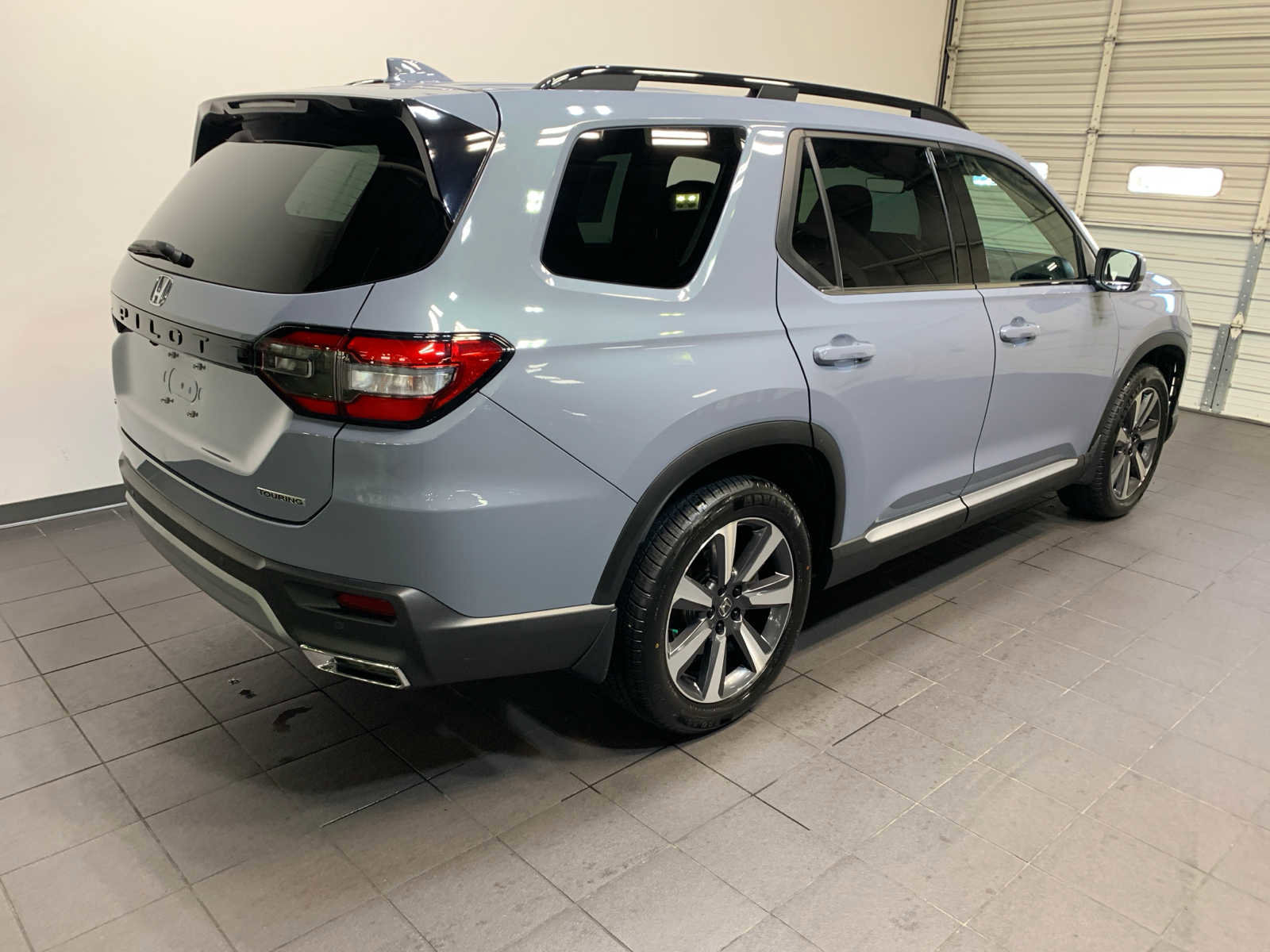 Used 2024 Honda Pilot Touring image 3
