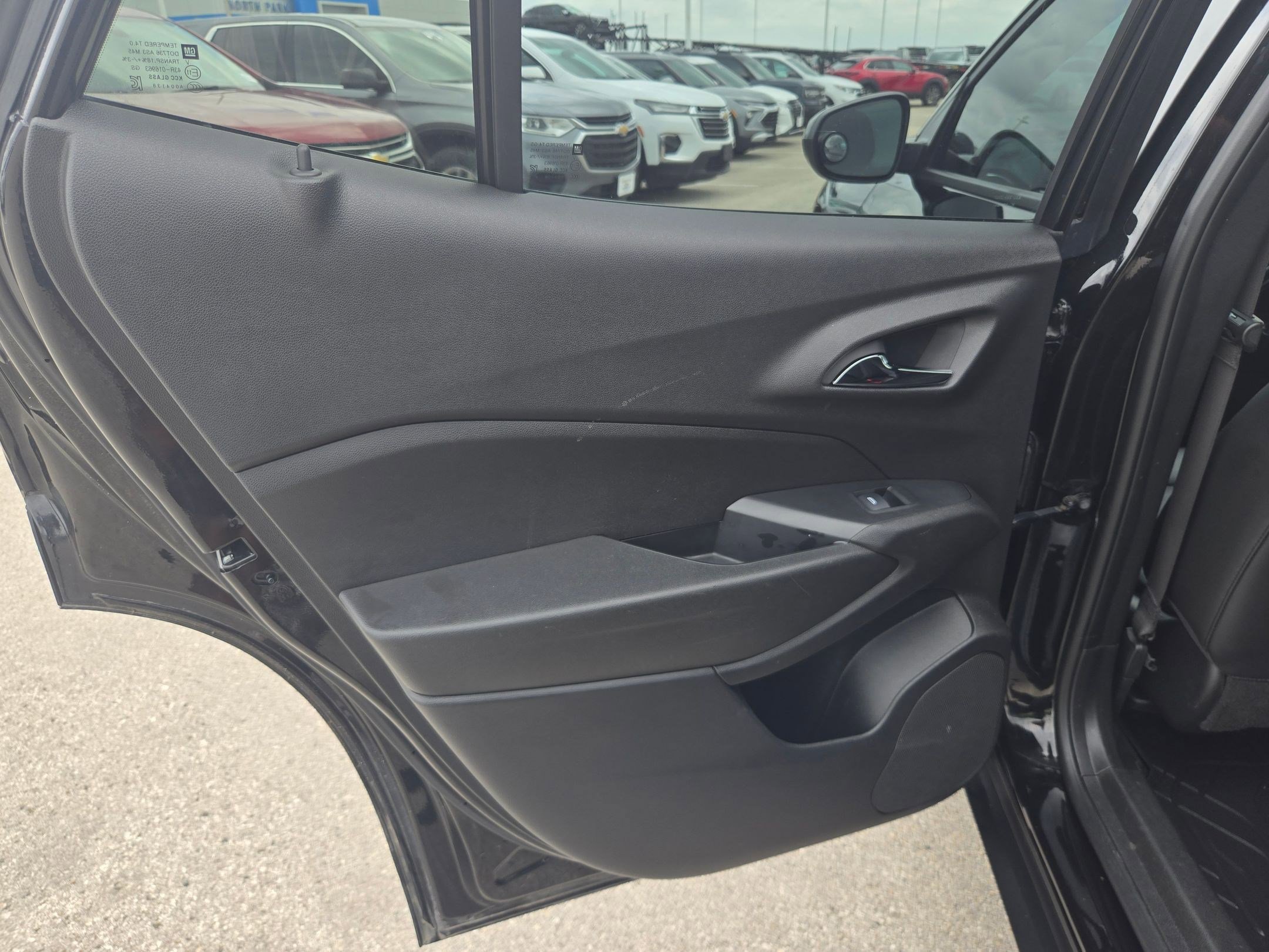 Used 2025 Chevrolet Trax RS w/ Driver Confidence Package FWD image 14