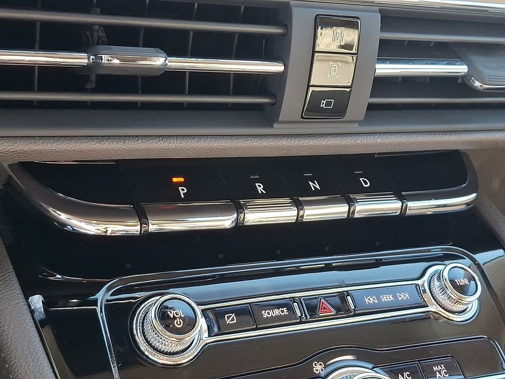 Used 2021 Lincoln Corsair AWD w/ Equipment Group 101A image 14