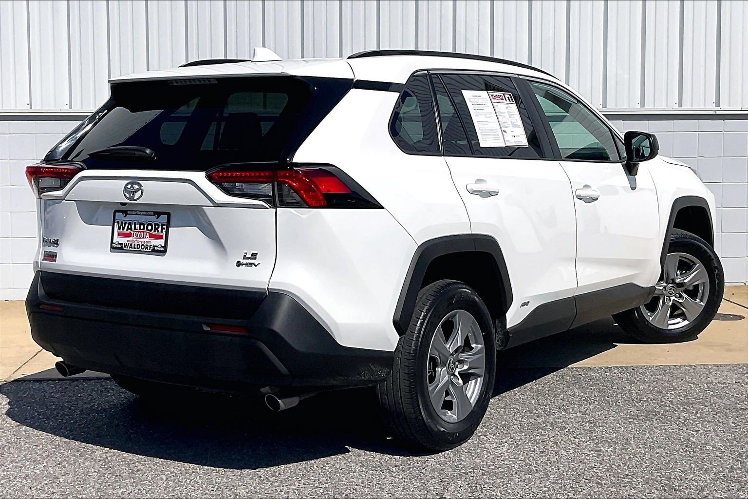 Used 2025 Toyota RAV4 LE AWD/4WD image 17