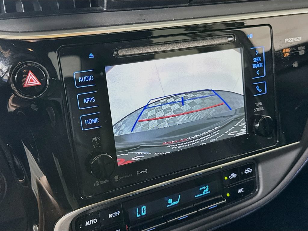 Used 2017 Toyota Corolla SE w/ Carpet Mat Package (TMS) FWD image 13