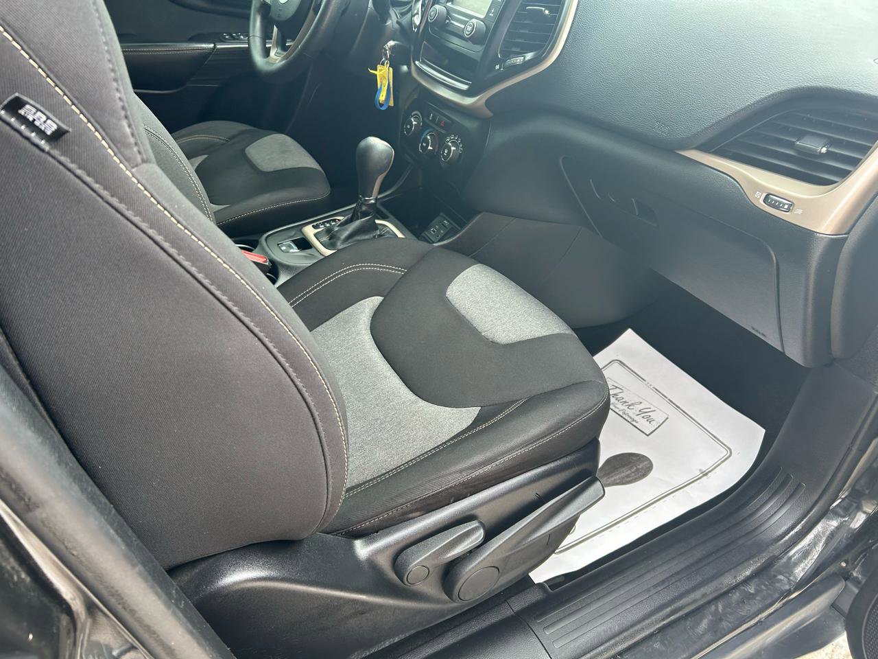 Used 2014 Jeep Cherokee Sport image 12