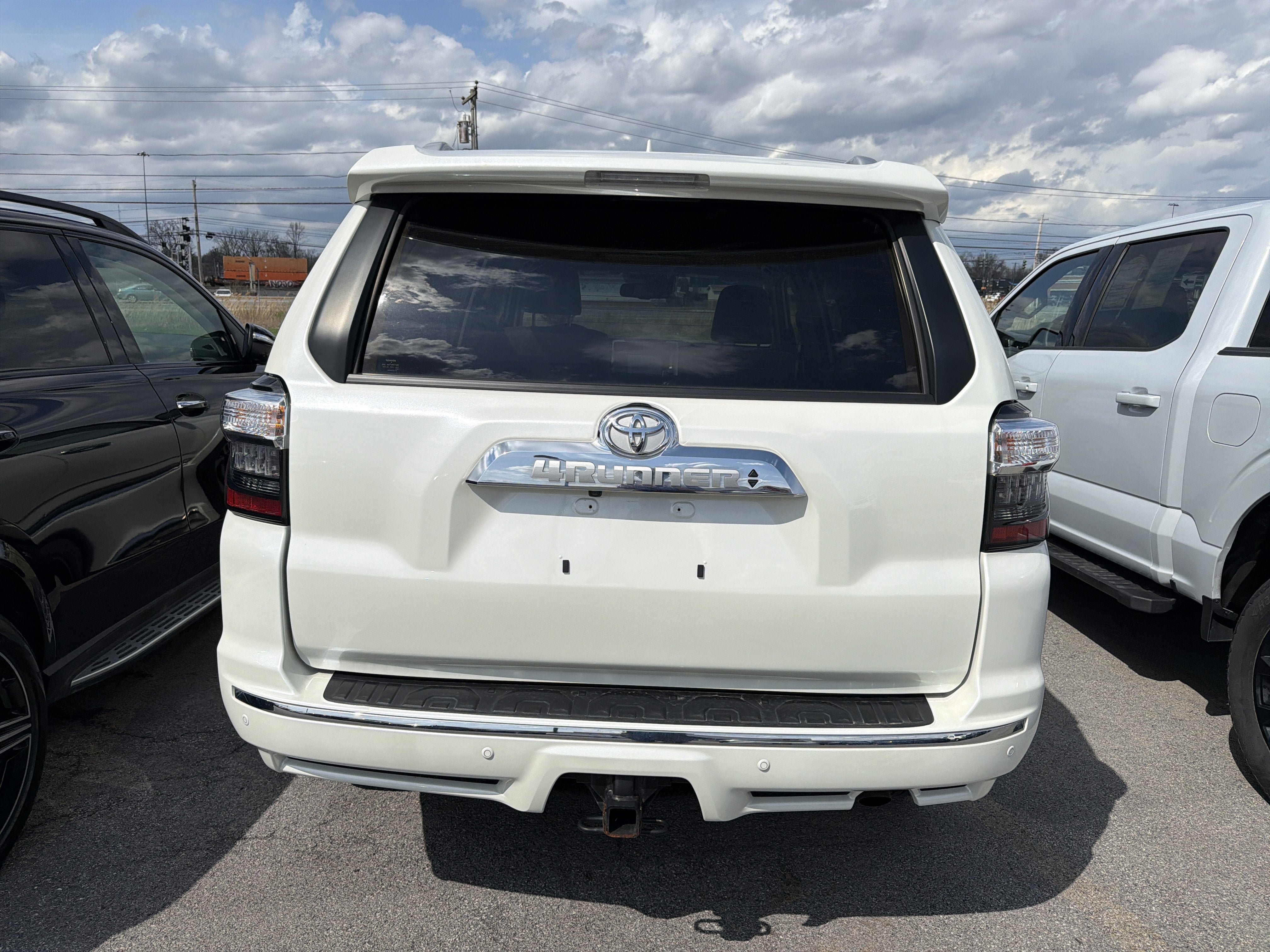 Used 2023 Toyota 4Runner Limited AWD/4WD image 6