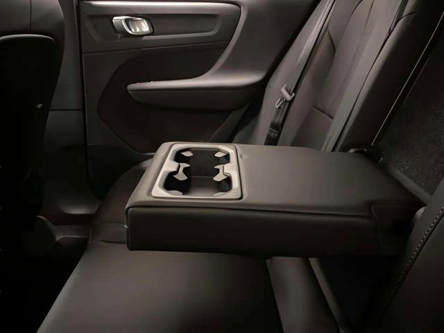 Used 2025 Volvo XC40 B5 Plus image 67