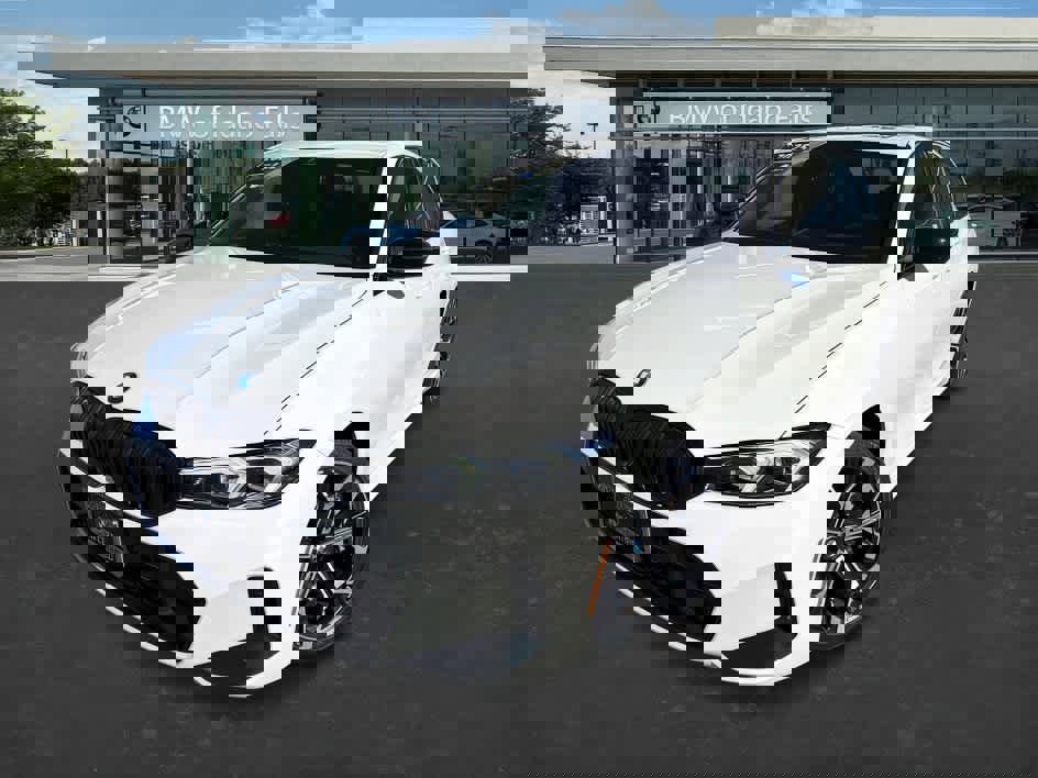 Certified 2025 BMW 330i xDrive Sedan w/ M Sport Package AWD/4WD image 4