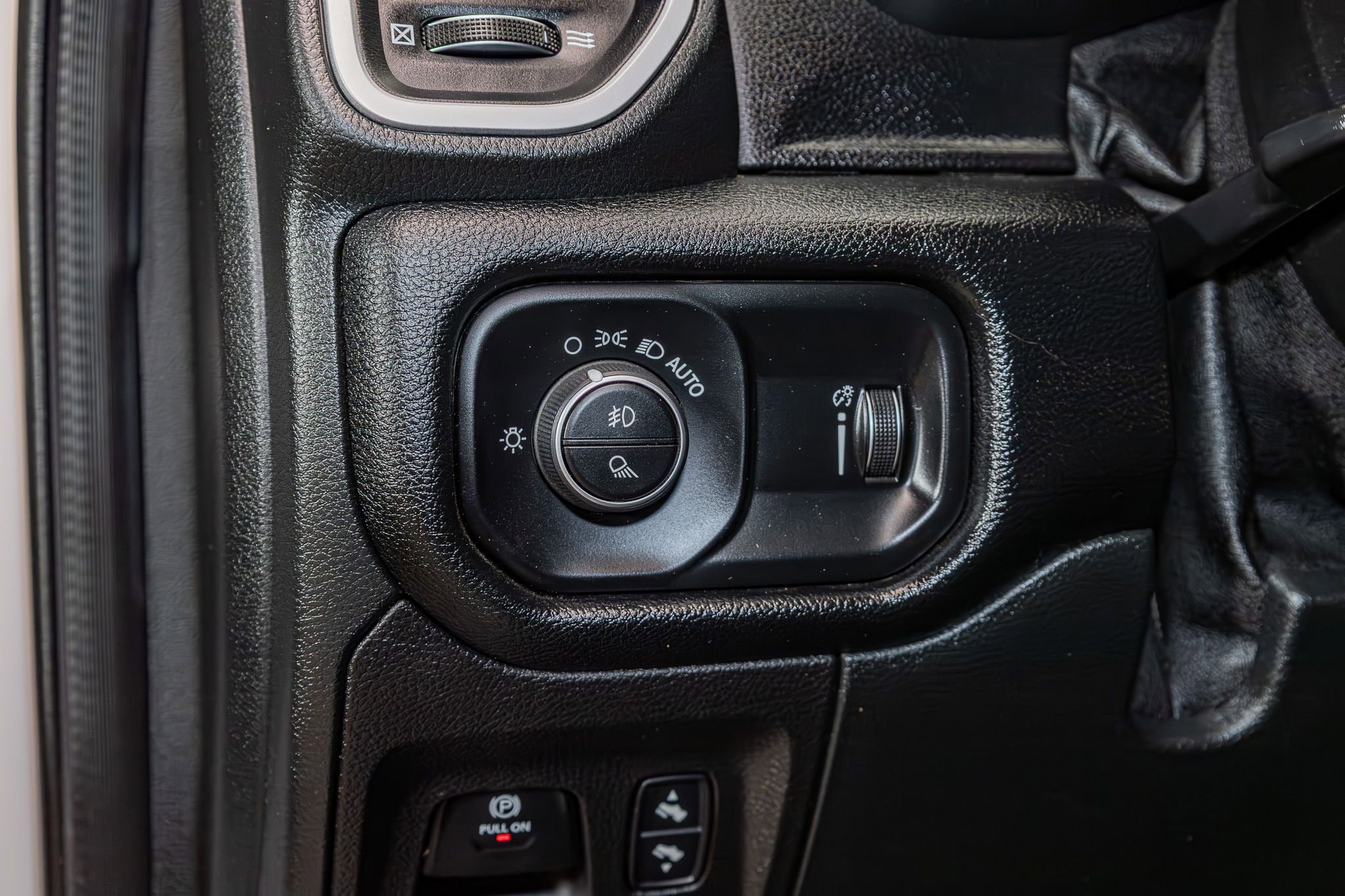Used 2020 RAM 1500 Big Horn AWD/4WD image 17