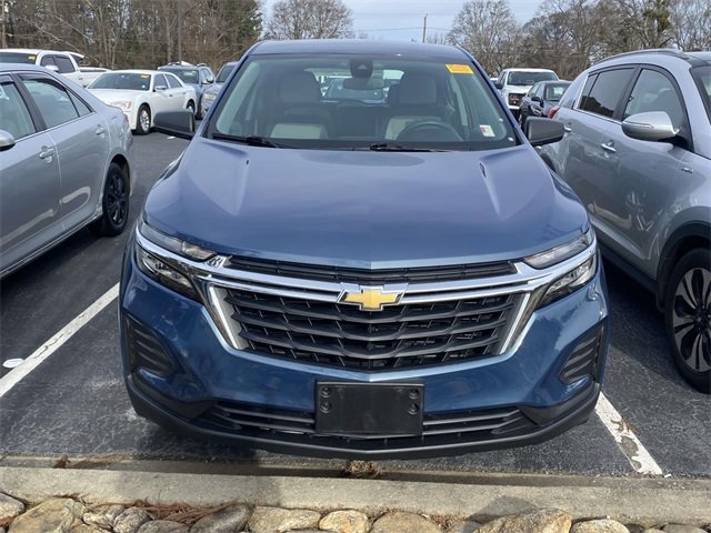 Used 2024 Chevrolet Equinox LS image 2