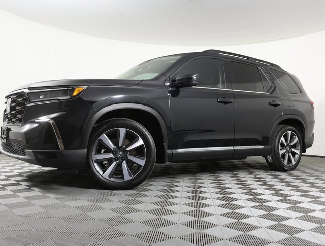 Used 2025 Honda Pilot Touring