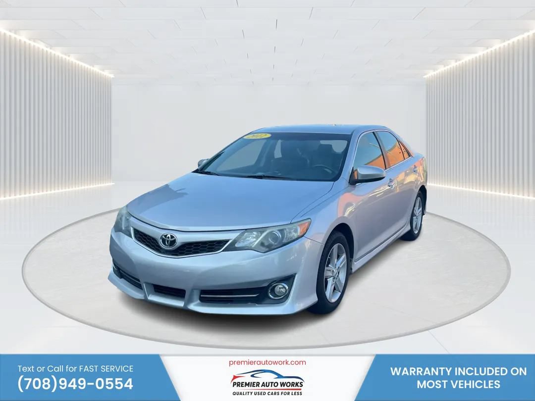 Used 2012 Toyota Camry SE FWD image 1