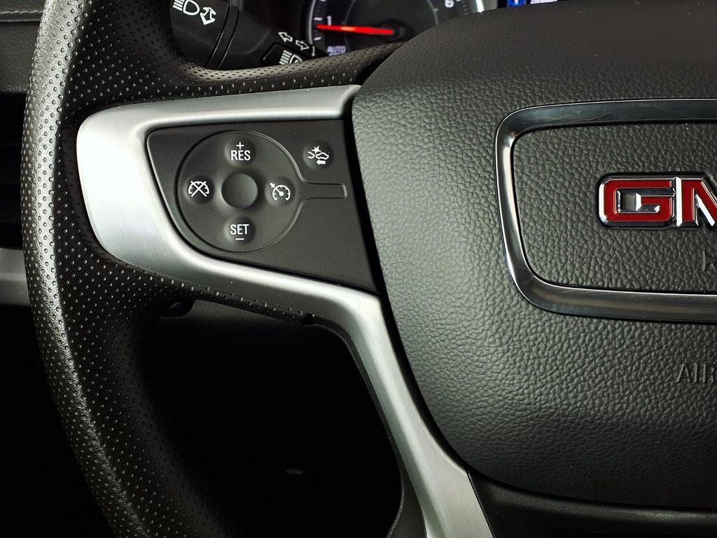 Used 2024 GMC Terrain SLE w/ Driver Convenience Package FWD image 18