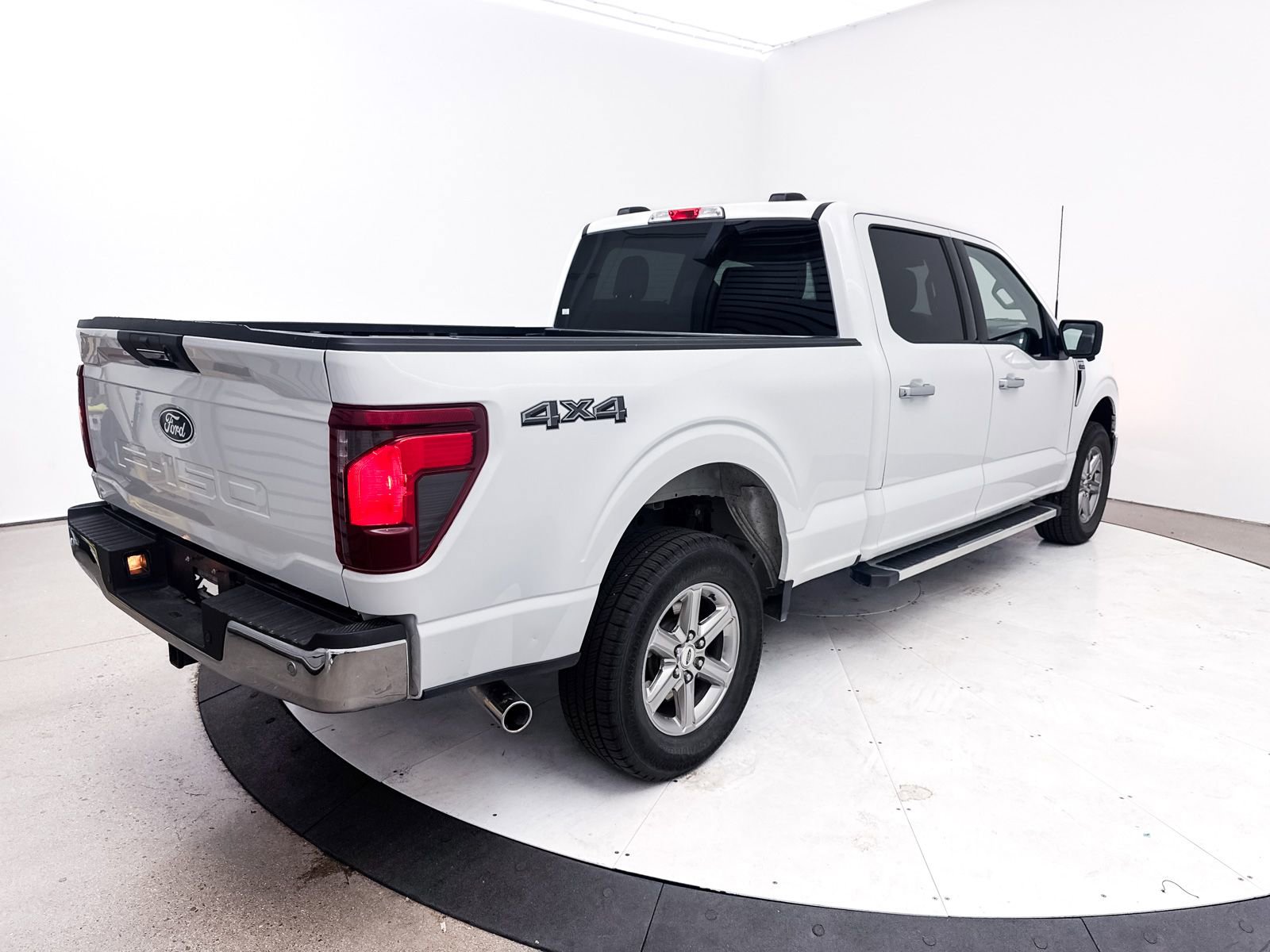 Used 2024 Ford F150 XLT w/ Tow/Haul Package AWD/4WD image 16