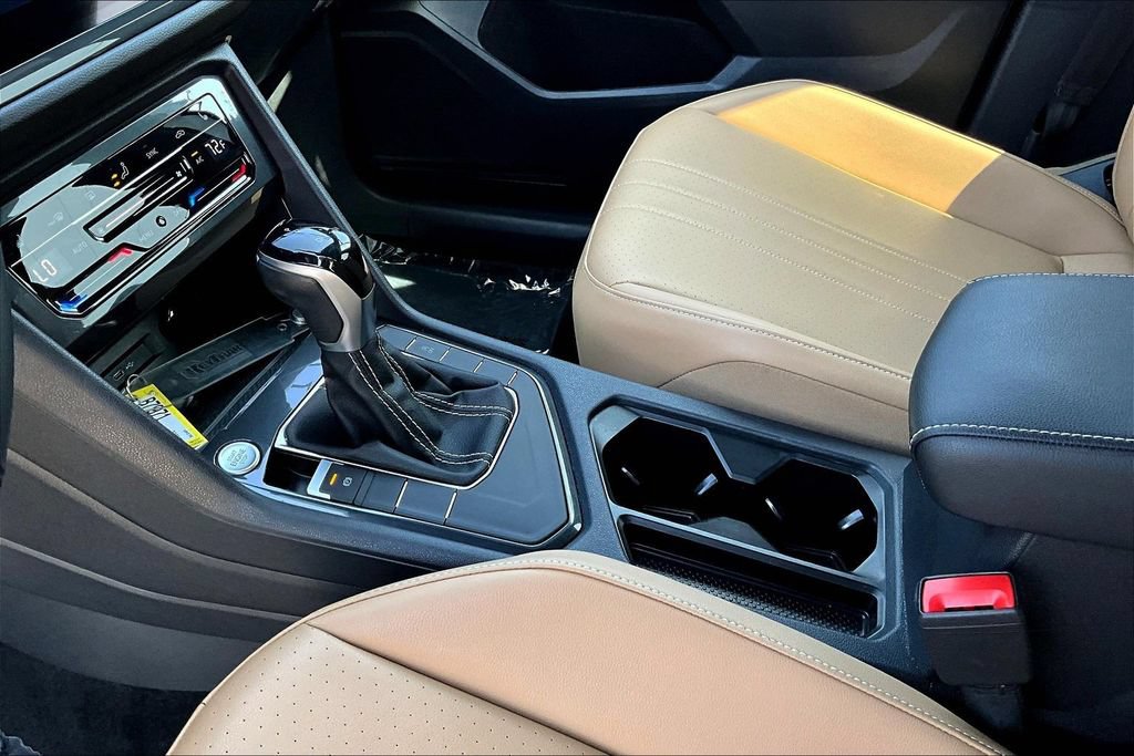 Used 2023 Volkswagen Tiguan SE FWD image 19