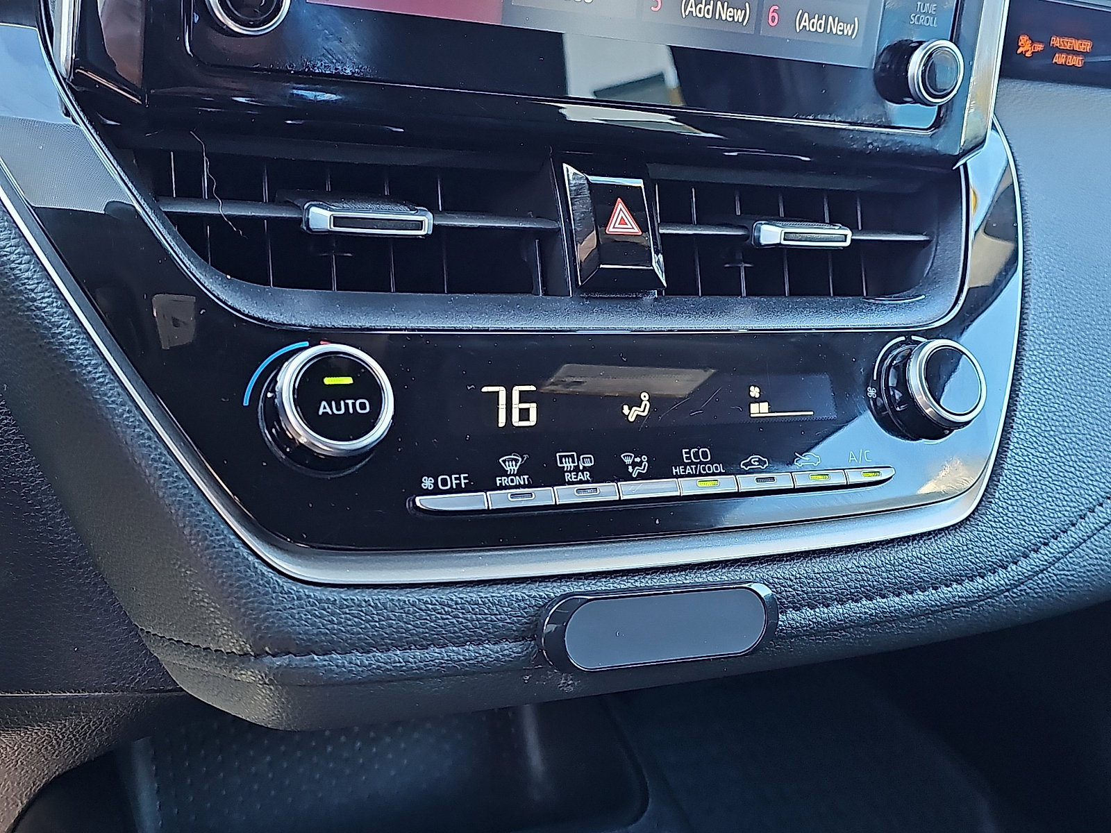 Used 2020 Toyota Corolla SE FWD image 15