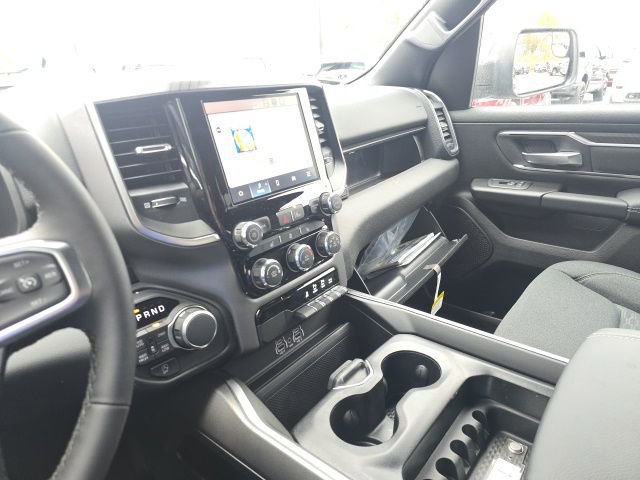 New 2026 RAM 1500 4x4 Crew Cab image 23