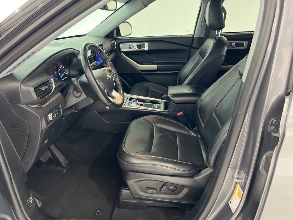 Used 2022 Ford Explorer Limited AWD/4WD image 17