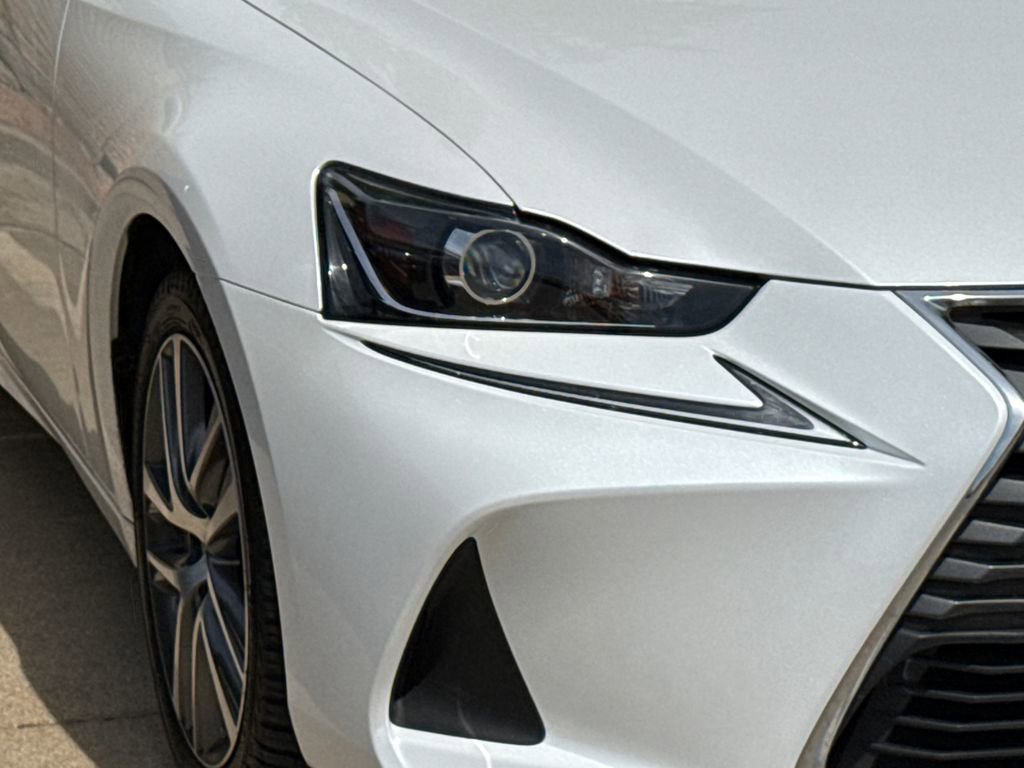 Used 2020 Lexus IS 300 image 4