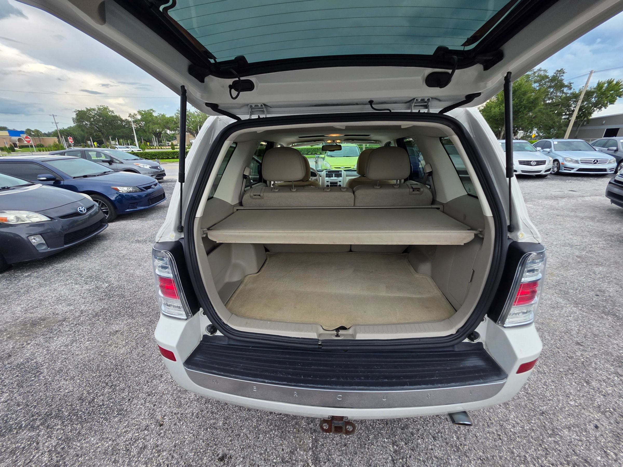 Used 2010 Mercury Mariner Premier FWD image 23