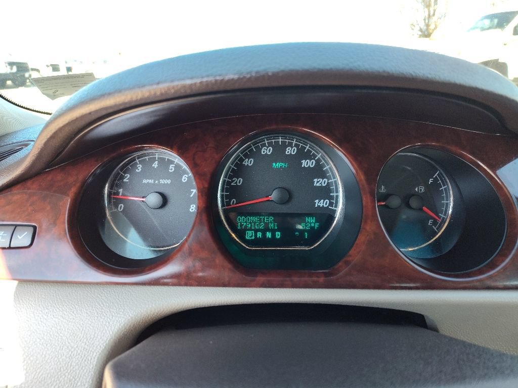 Used 2008 Buick Lucerne CXL w/ Luxury Package FWD image 16