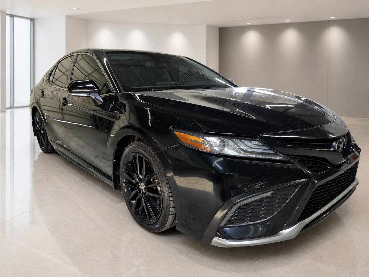 Used 2022 Toyota Camry XSE FWD image 7