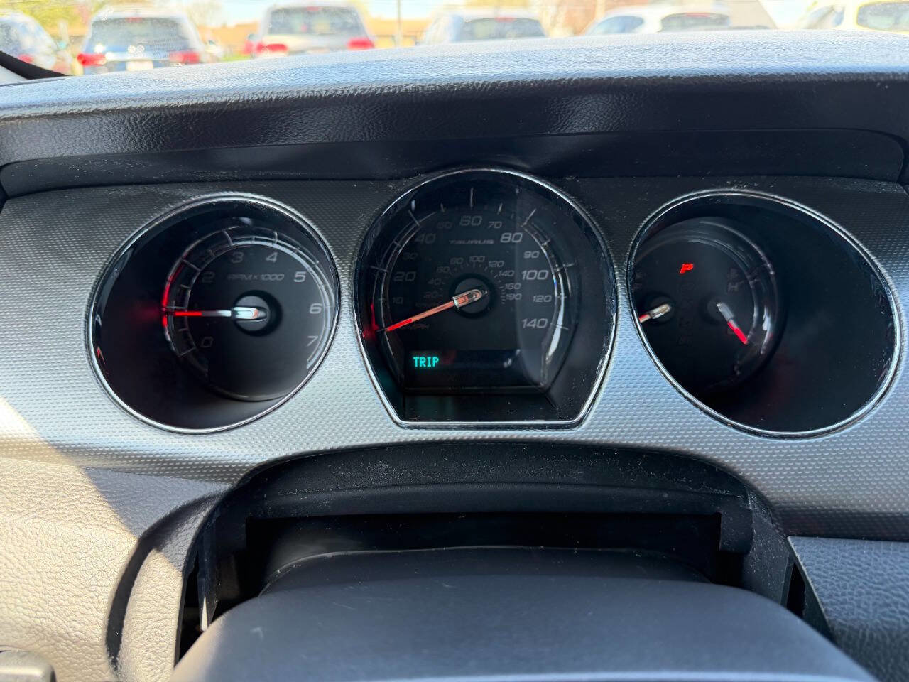 Used 2010 Ford Taurus SEL image 21