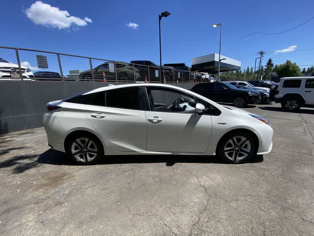 Used 2016 Toyota Prius Three Touring FWD image 7