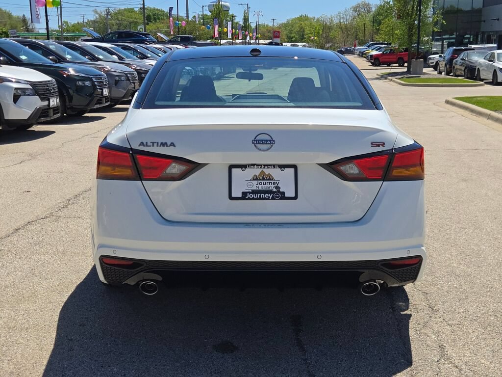 New 2026 Nissan Altima 2.5 SR FWD image 12