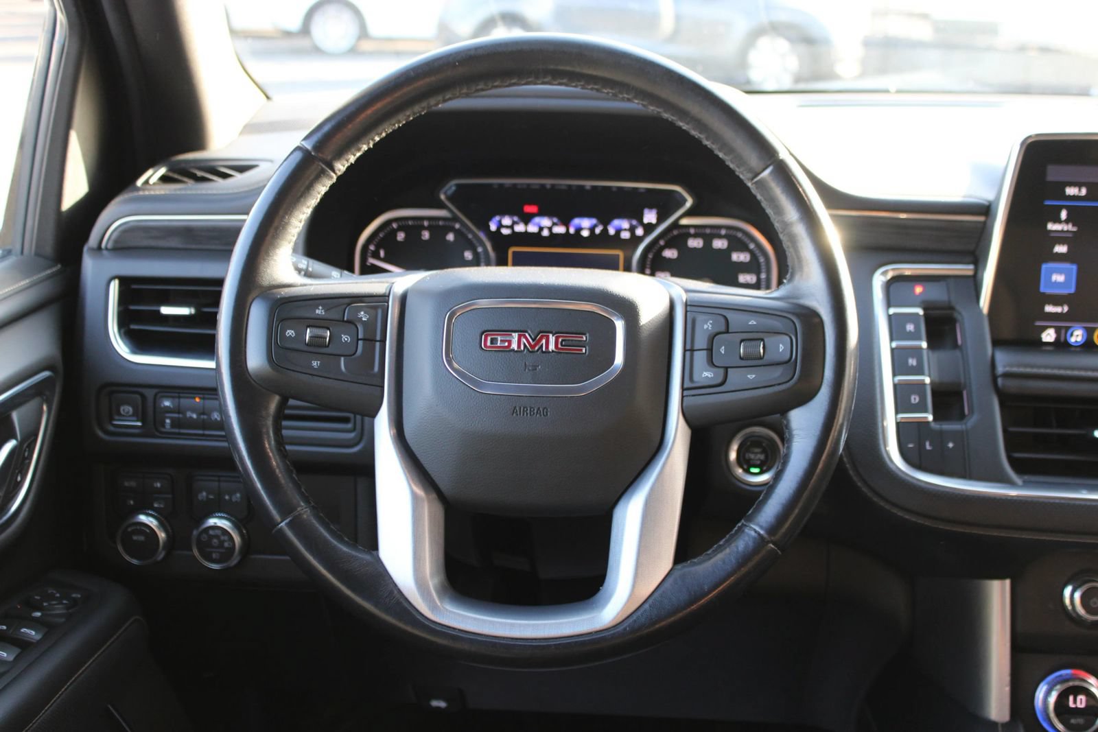 Used 2021 GMC Yukon XL SLT AWD/4WD image 26