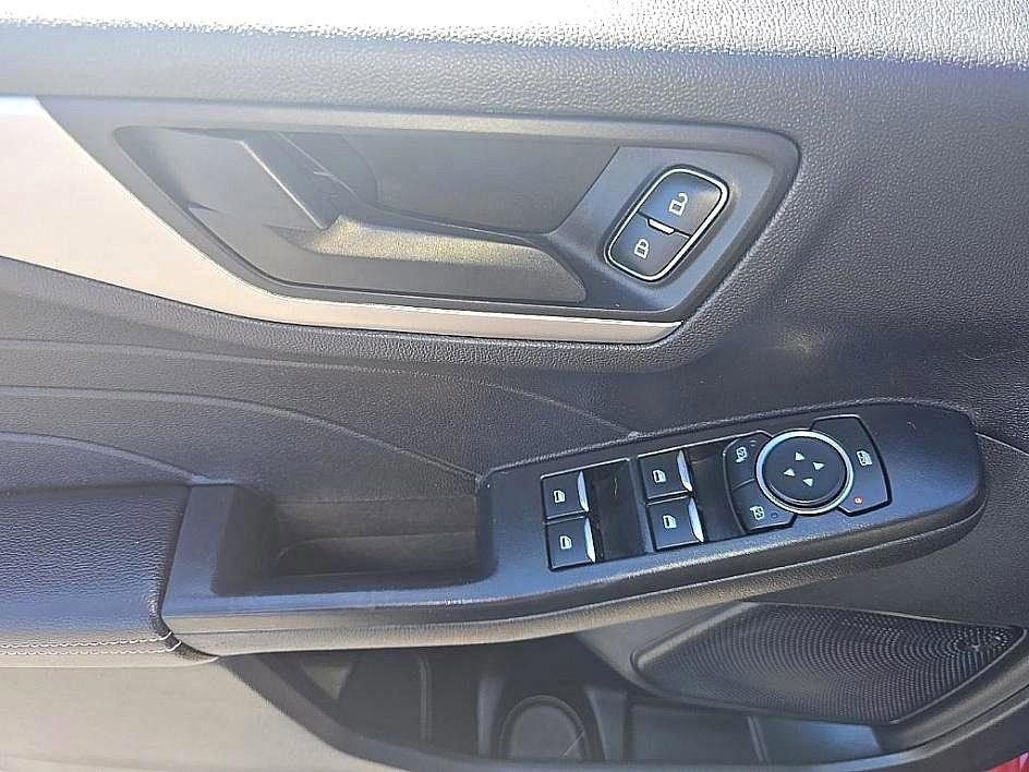 Used 2022 Ford Escape SE w/ Cold Weather Package image 11