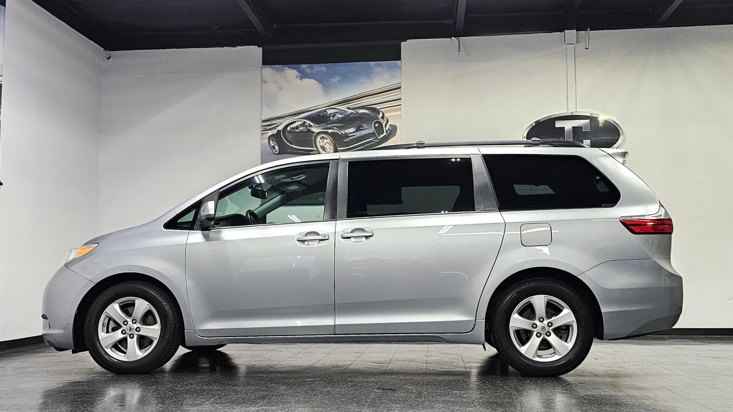 Used 2016 Toyota Sienna LE FWD image 17