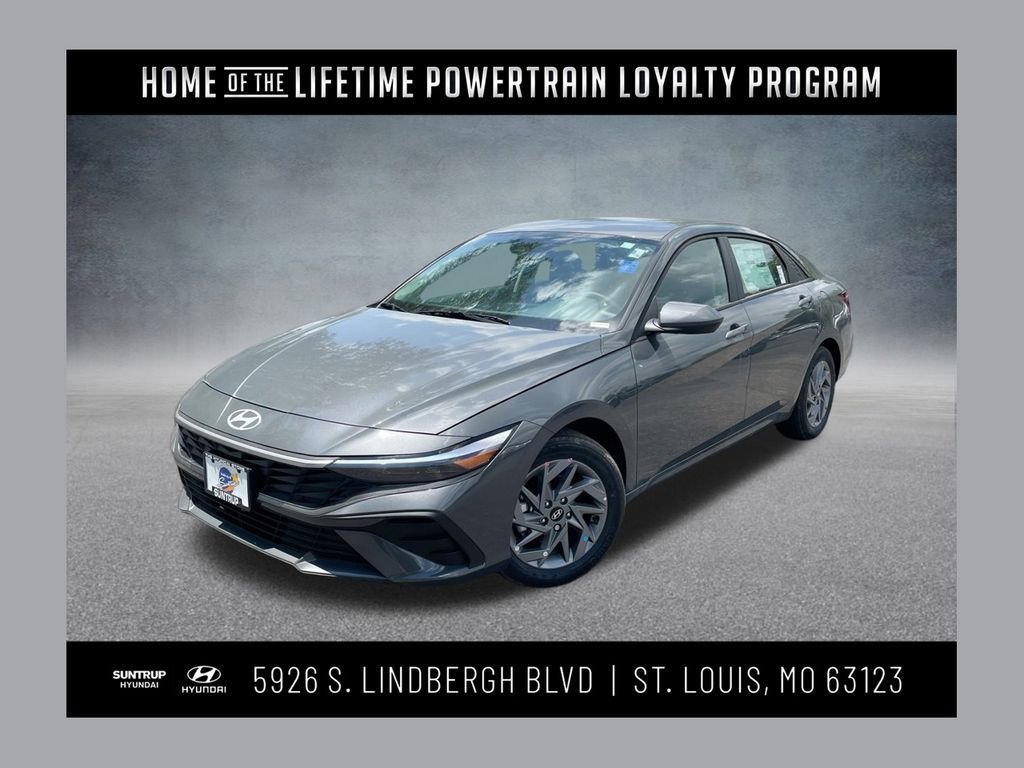 Used 2025 Hyundai Elantra Blue