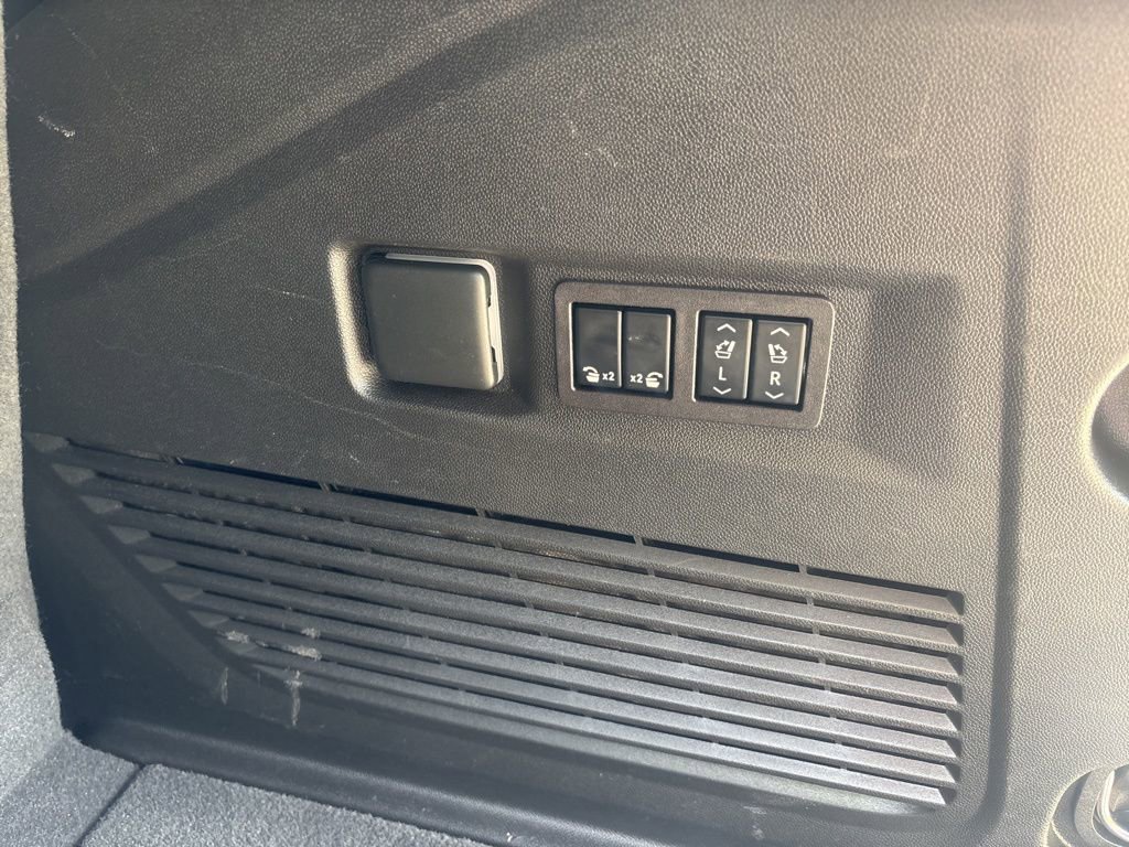 Used 2023 Chevrolet Tahoe Premier image 14