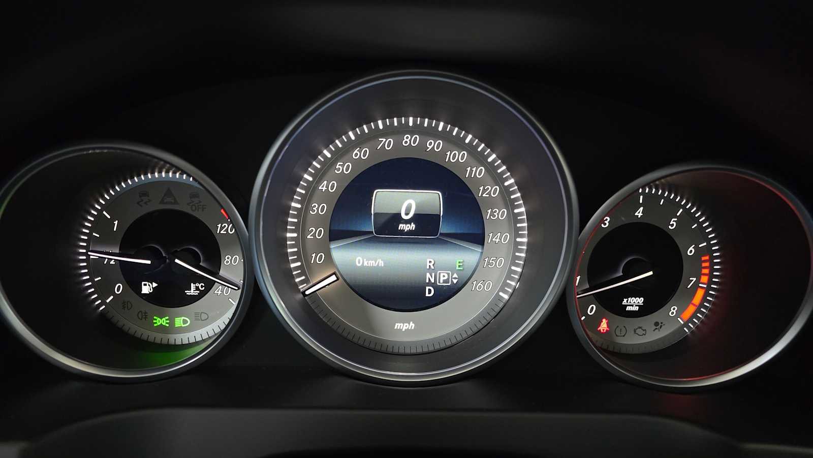 Used 2016 Mercedes-Benz E 400 4MATIC Coupe image 30