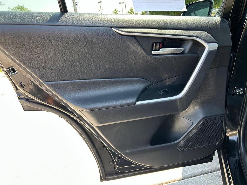 Used 2025 Toyota RAV4 XLE AWD/4WD image 25